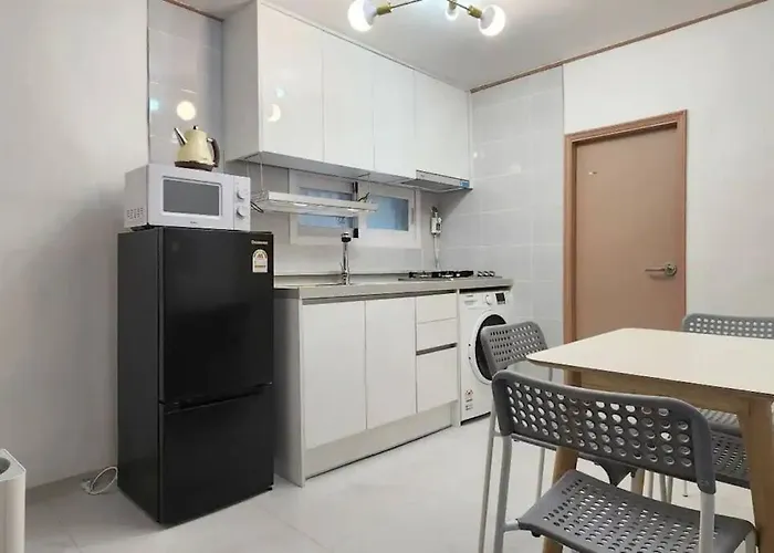 철길공원 옆, White Linen House * 서울특별시