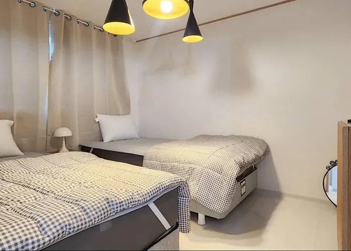 철길공원 옆, White Linen House