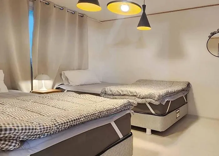 철길공원 옆, White Linen House 아파트