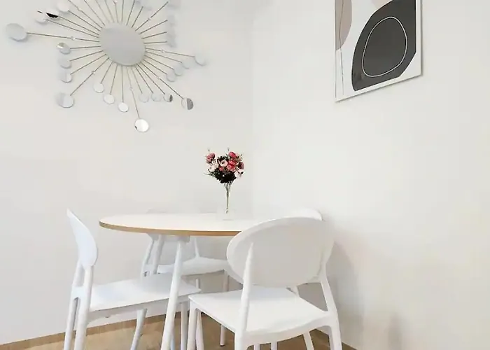 철길공원 옆, White Linen House 아파트