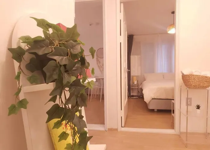 철길공원 옆, White Linen House *