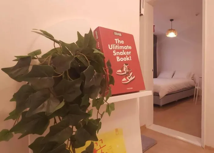철길공원 옆, White Linen House 아파트