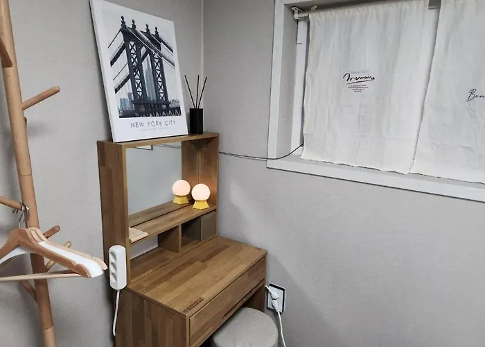 철길공원 옆, White Linen House
