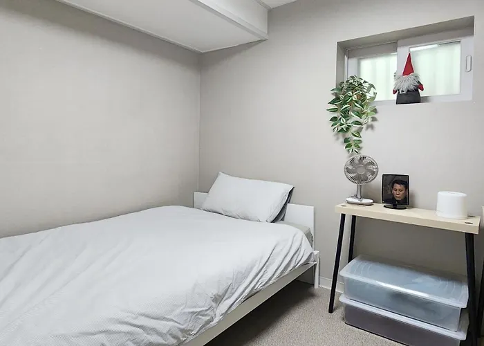 철길공원 옆, White Linen House
