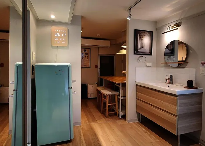 철길공원 옆, White Linen House 아파트