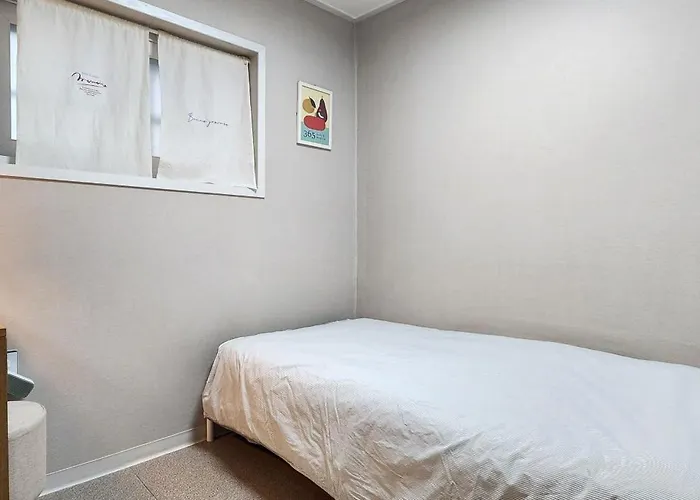 철길공원 옆, White Linen House *